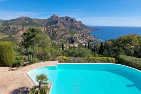 Villa for 14 people with private pool and Sea view